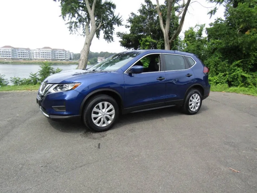 2020 Nissan Rogue S photo 1