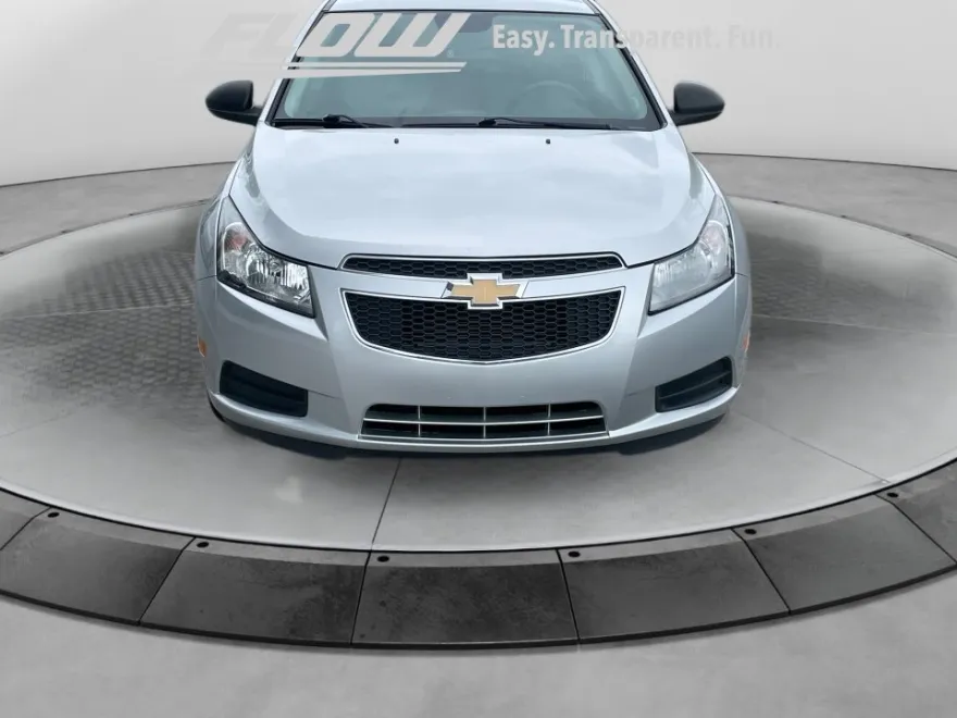 2013 Chevrolet Cruze LS photo 1