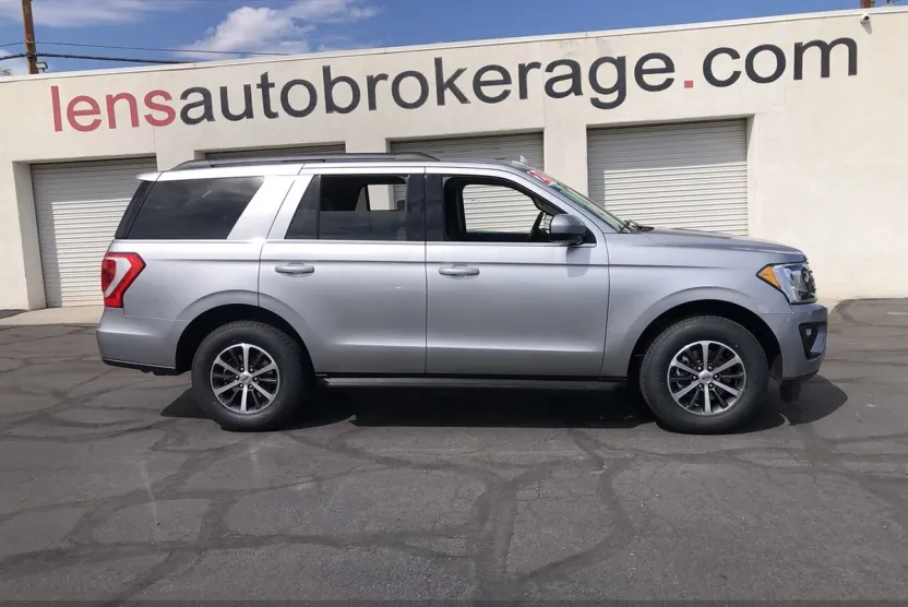 2020 Ford Expedition XLT photo 1