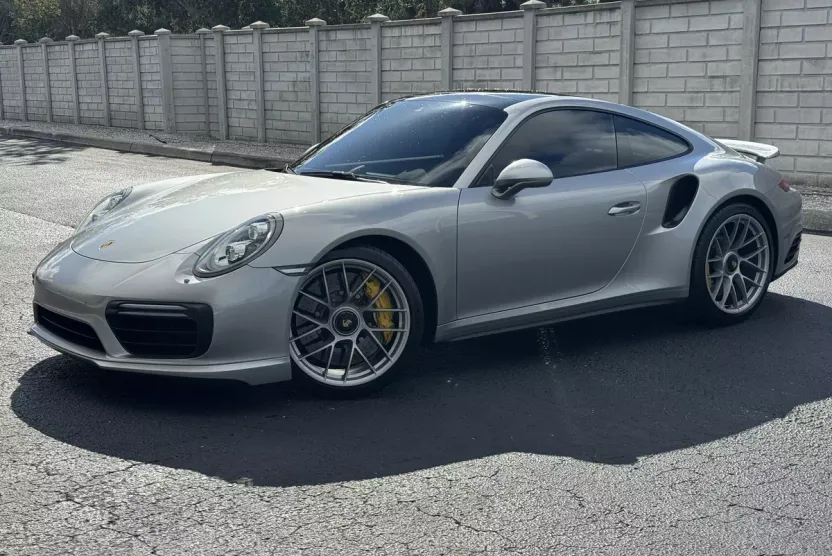 2017 Porsche 911 Turbo S photo 1