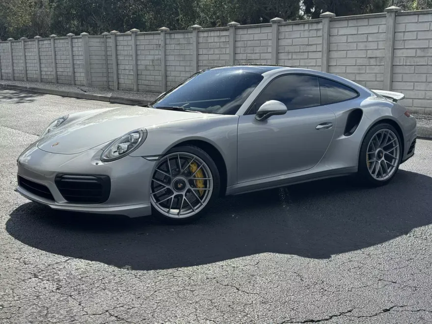 2017 Porsche 911 Turbo S photo 1