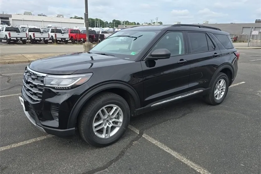 2025 Ford Explorer Sport photo 1