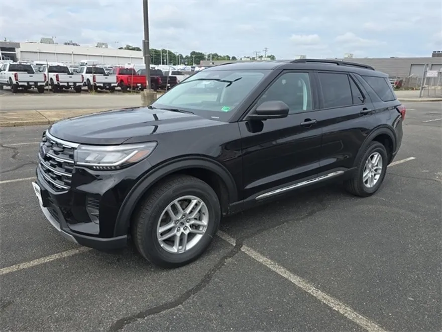 2025 Ford Explorer Sport photo 1
