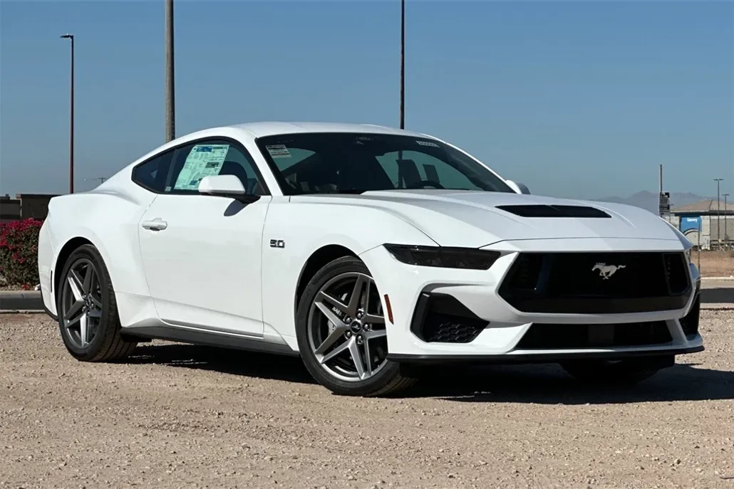 2025 Ford Mustang GT photo 1