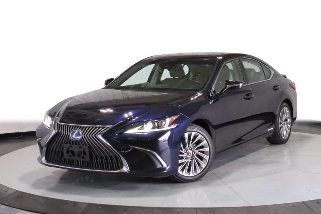 2019 Lexus ES 300h Luxury photo 1