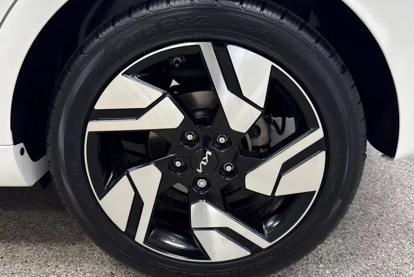 2024 Kia Soul GT-Line photo 1