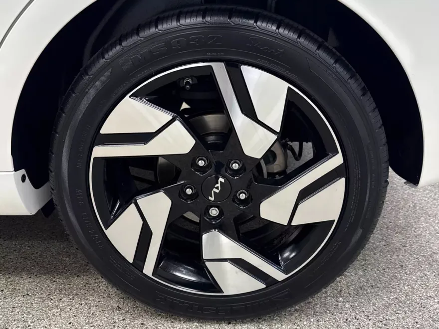 2024 Kia Soul GT-Line photo 1