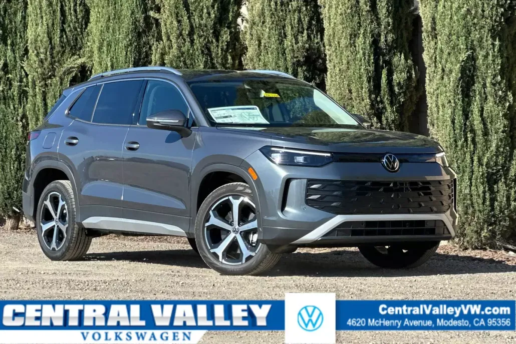 2025 Volkswagen Tiguan SE photo 1