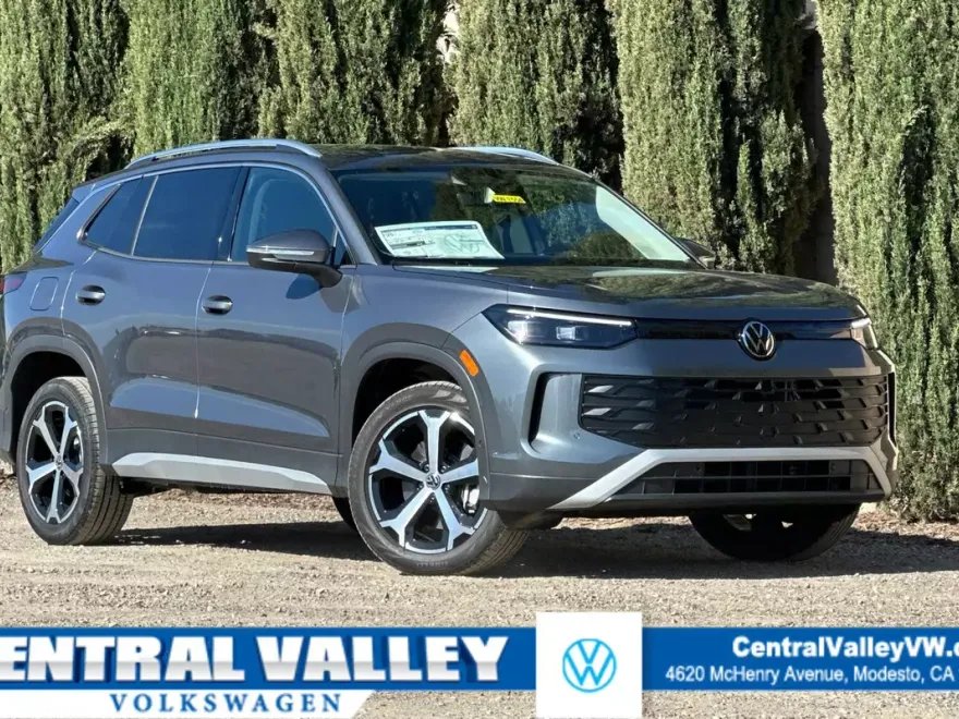 2025 Volkswagen Tiguan SE photo 1