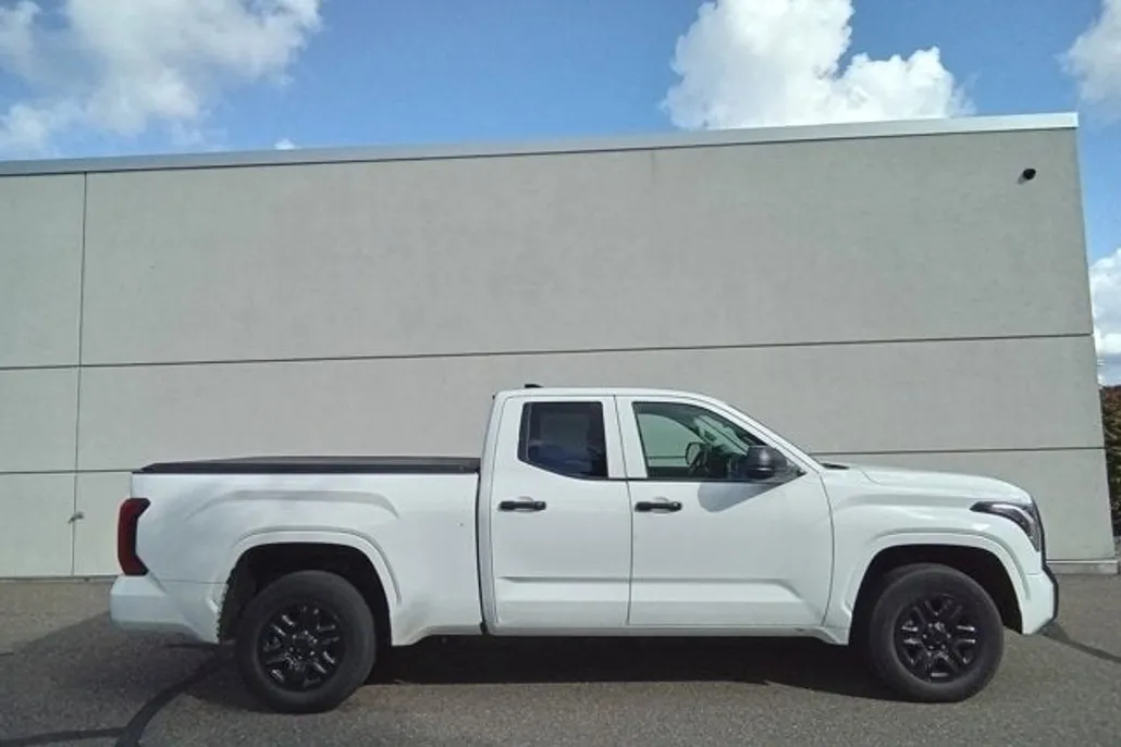 2023 Toyota Tundra SR photo 1