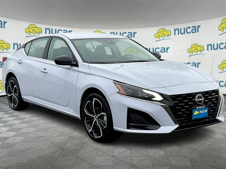 2025 Nissan Altima 2.5 SR photo 1