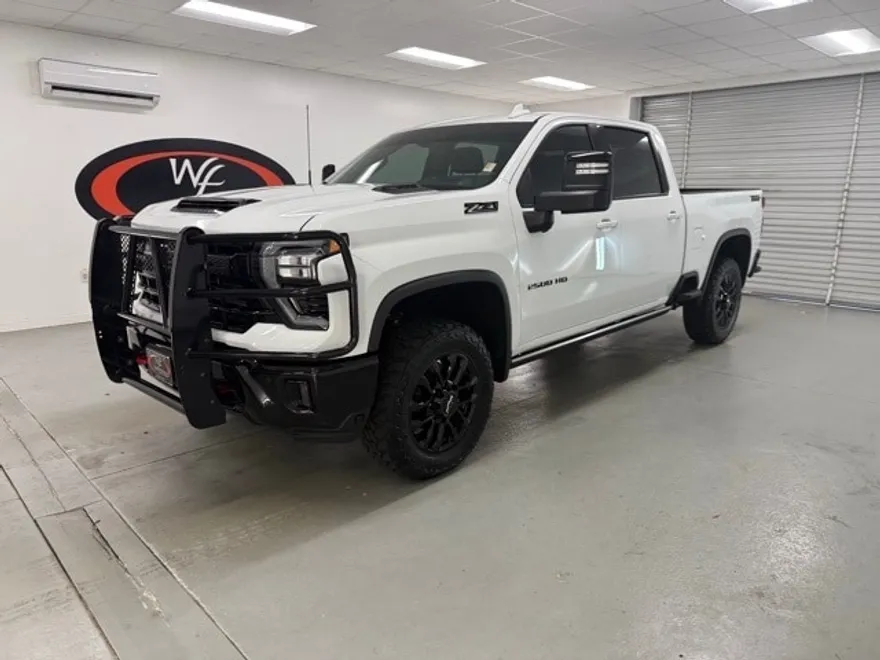 2025 Chevrolet Silverado 2500HD LTZ photo 1