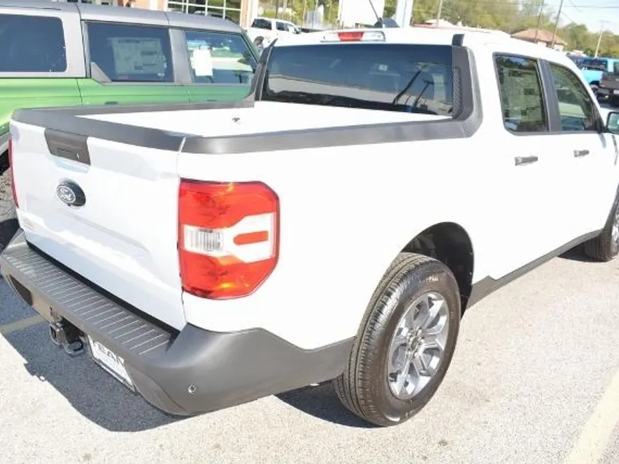 2025 Ford Maverick XLT photo 1