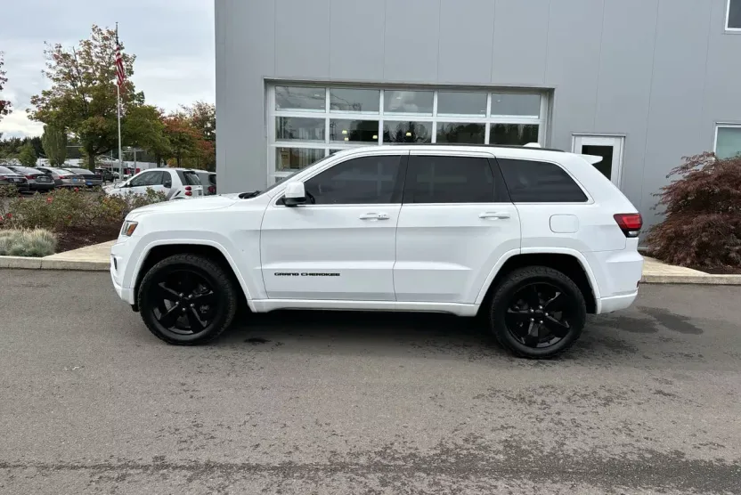 2015 Jeep Grand Cherokee Laredo photo 1