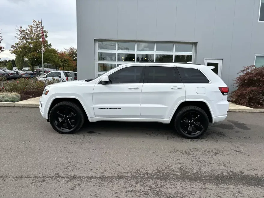 2015 Jeep Grand Cherokee Laredo photo 1
