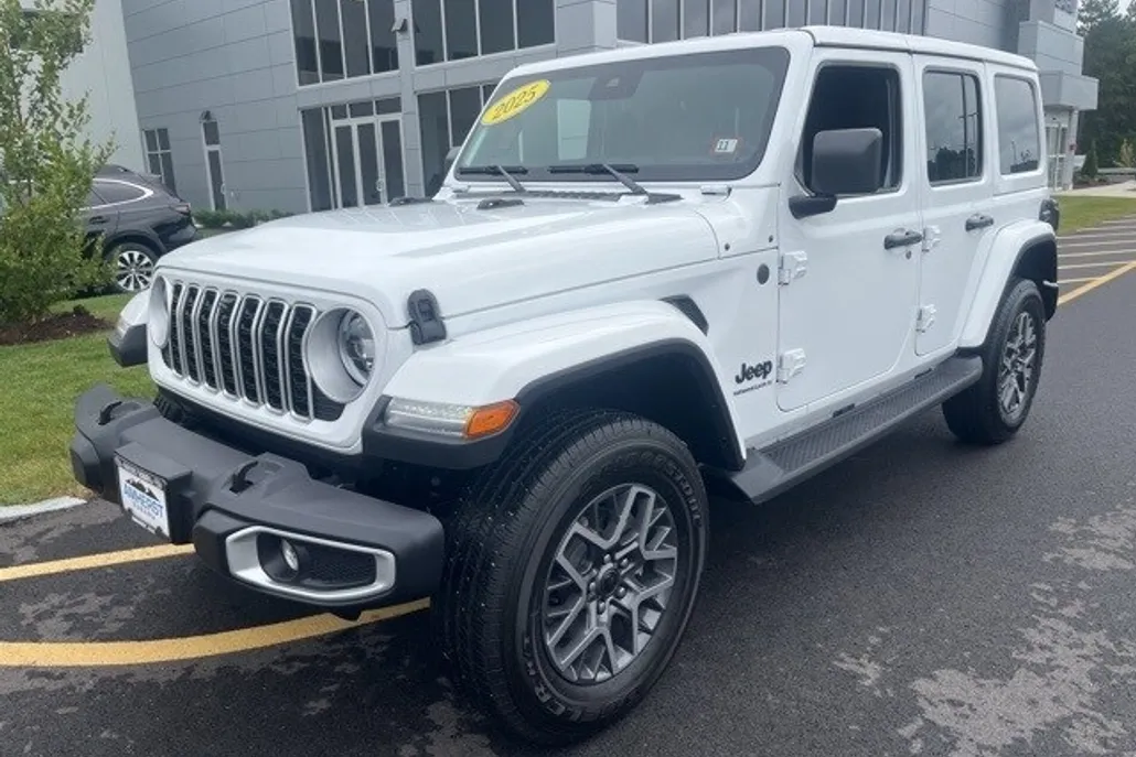 2025 Jeep Wrangler Sahara photo 1