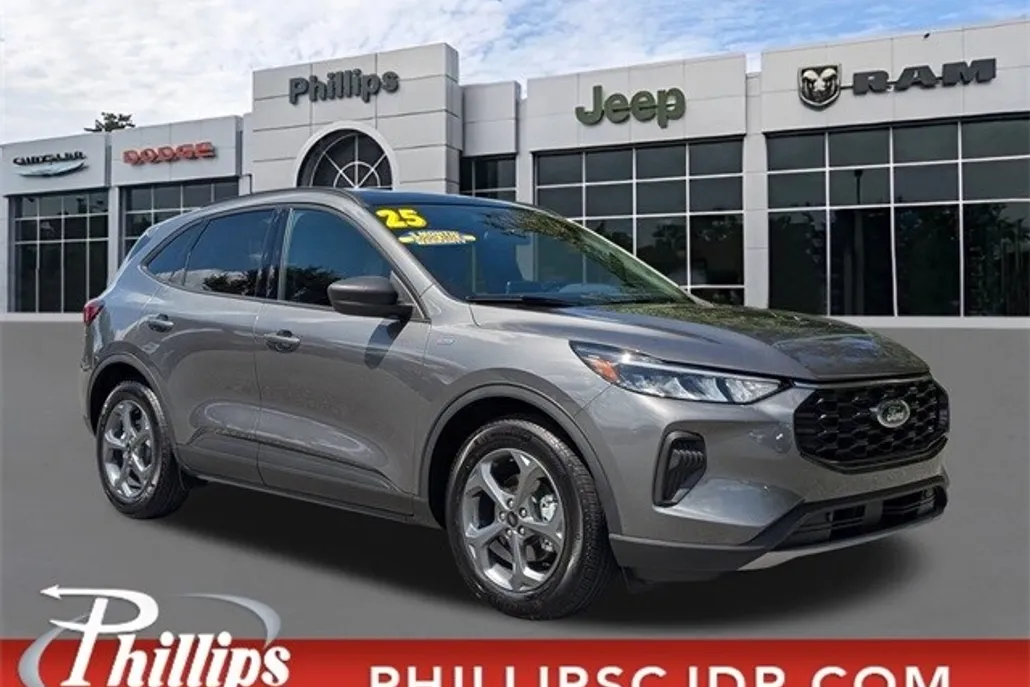 2025 Ford Escape ST-Line photo 1