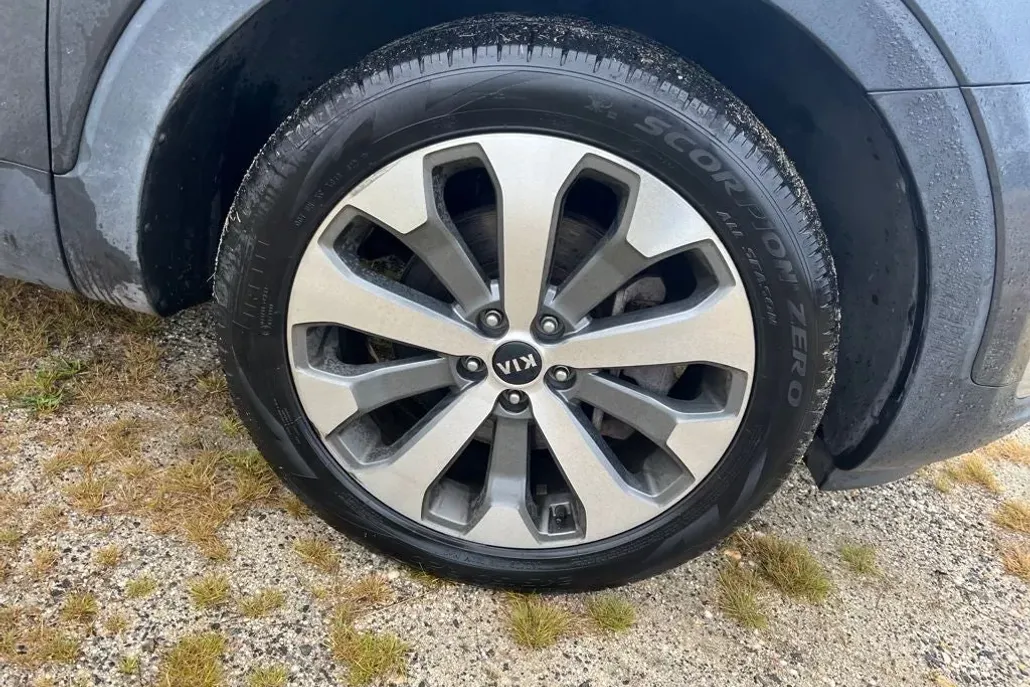 2021 Kia Telluride S photo 1