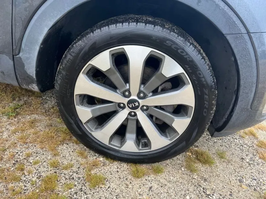 2021 Kia Telluride S photo 1