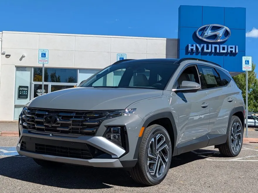 2025 Hyundai Tucson Limited photo 1