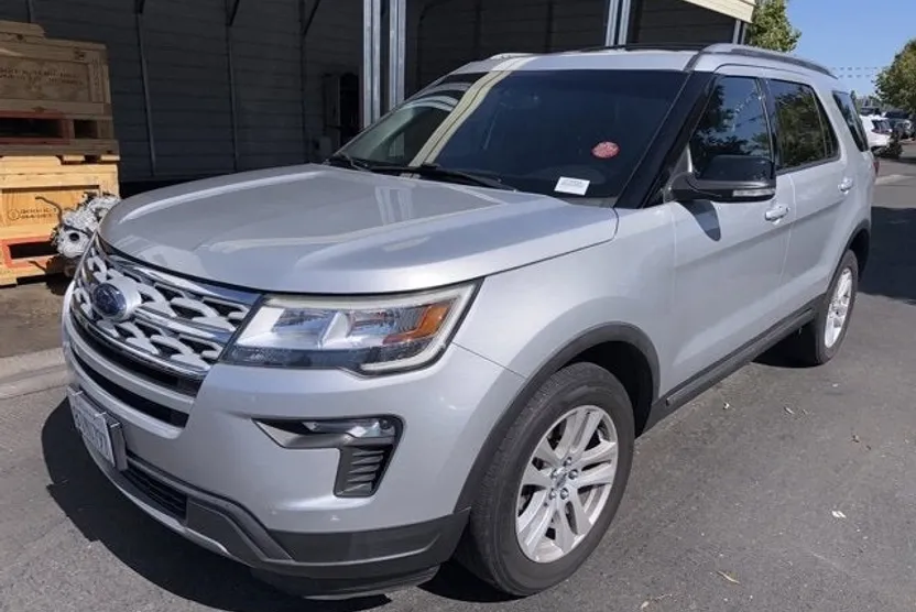2018 Ford Explorer XLT photo 1