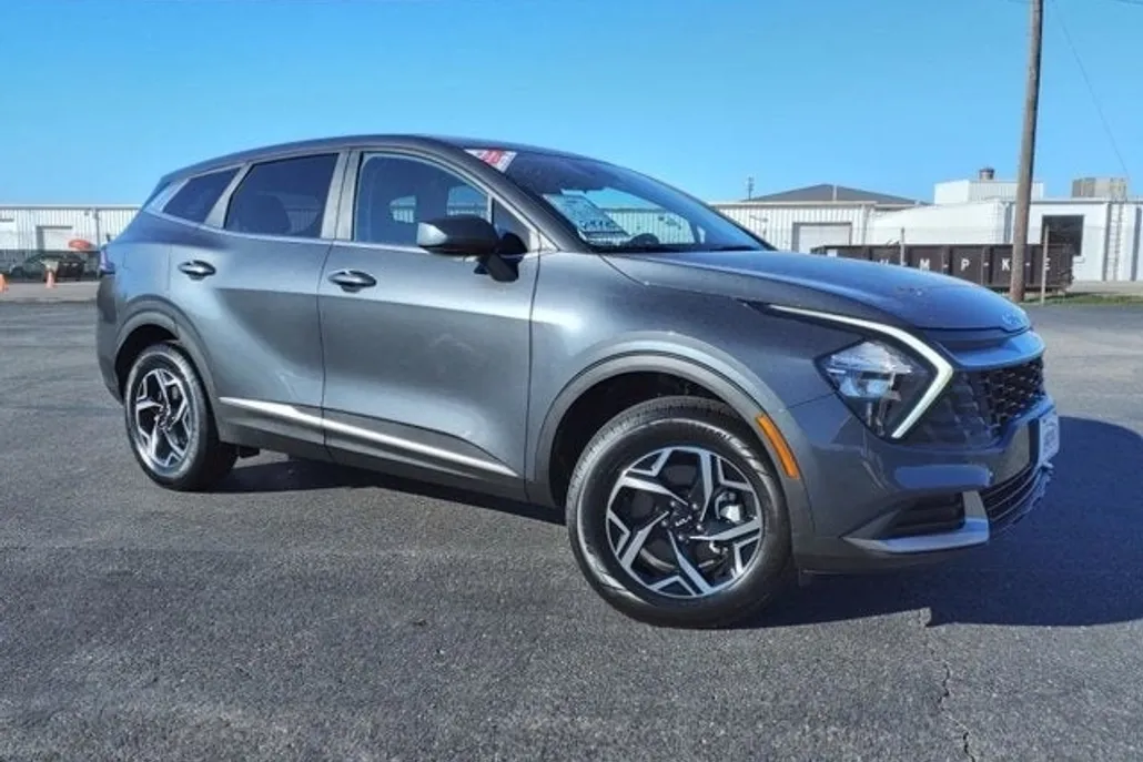 2023 Kia Sportage LX photo 1
