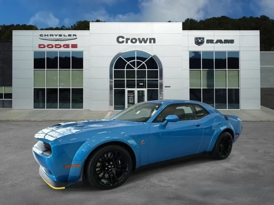 2023 Dodge Challenger R/T Scat Pack Widebody photo 1