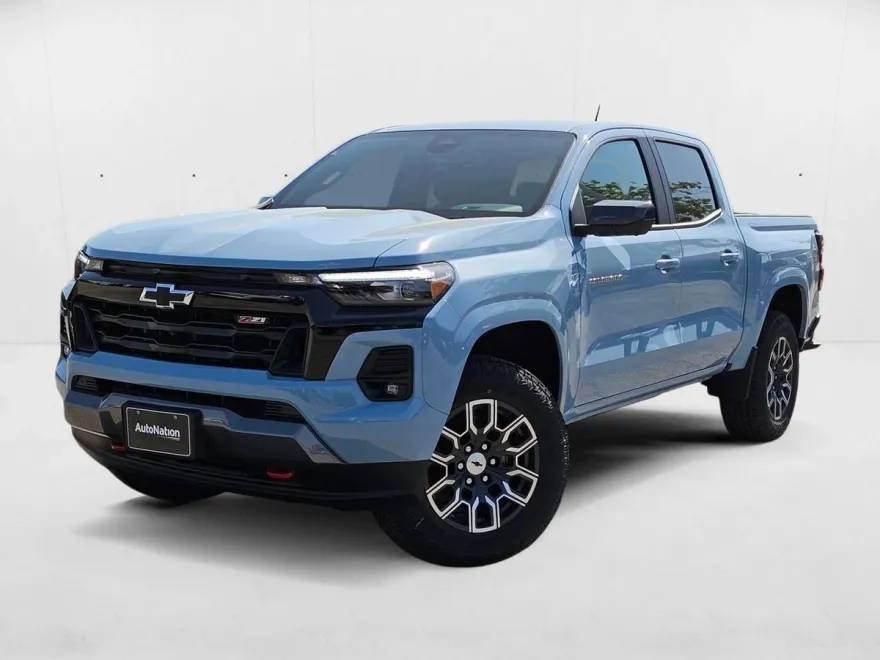 2025 Chevrolet Colorado Z71 photo 1