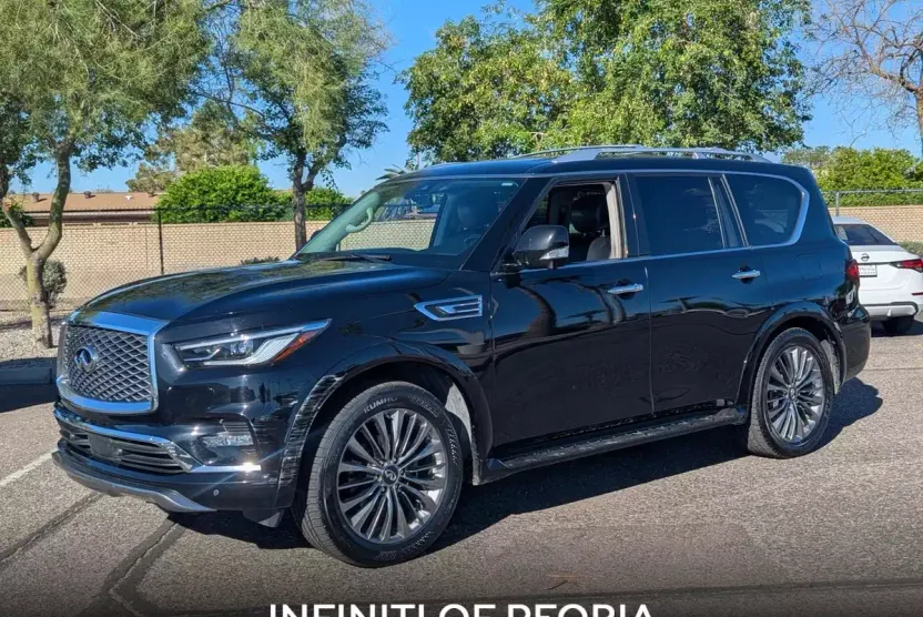 2020 Infiniti QX80 Luxe photo 1