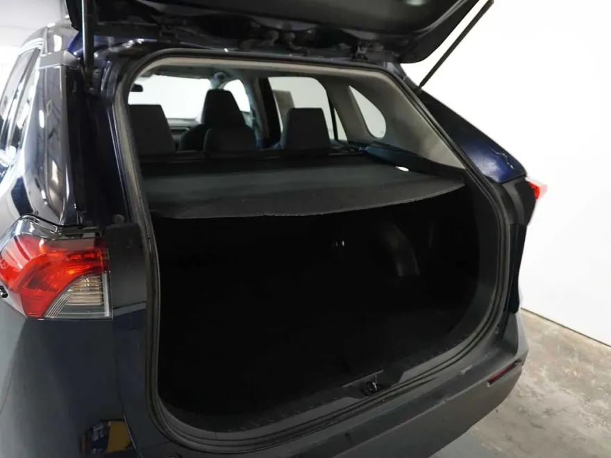 2023 Toyota RAV4 XLE photo 5