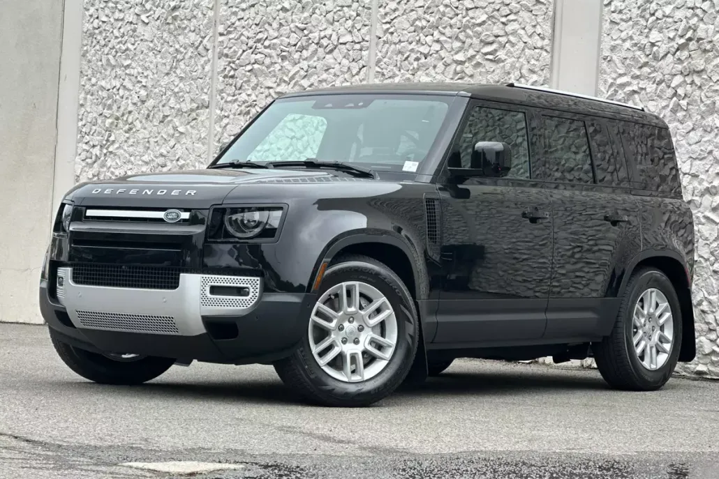 2025 Land Rover Defender 110 S photo 1