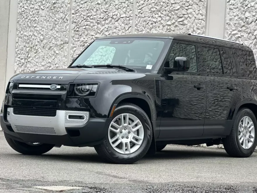 2025 Land Rover Defender 110 S photo 1