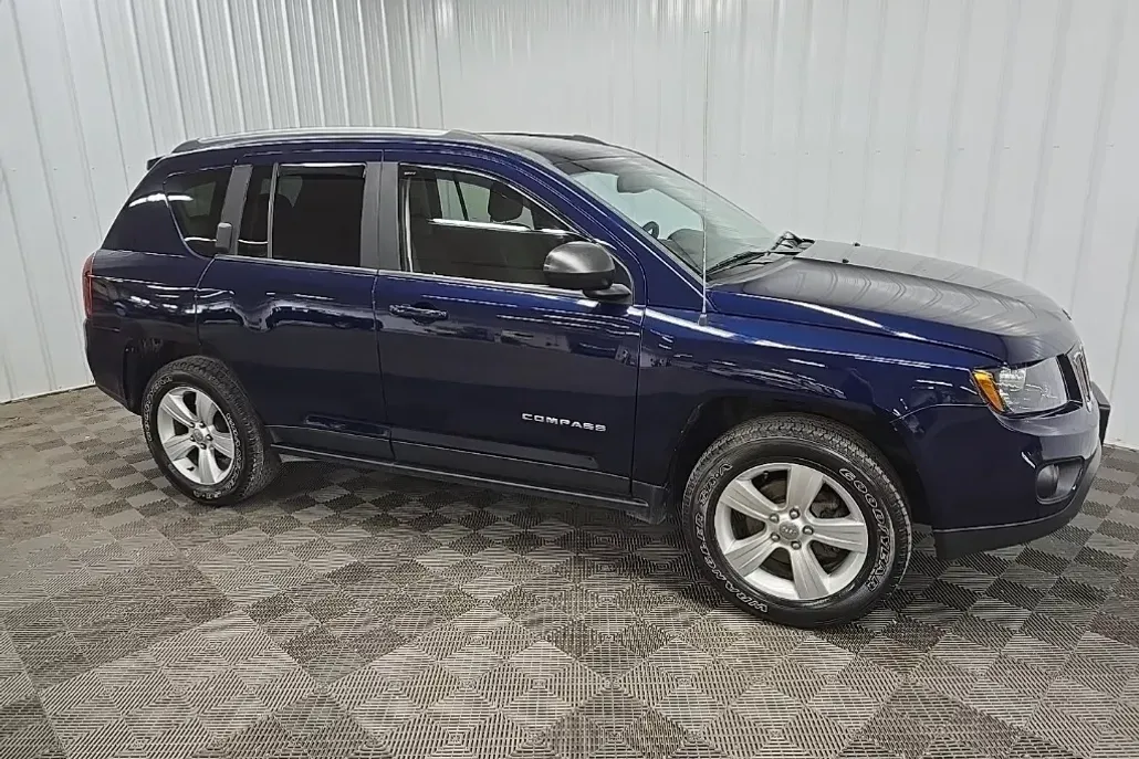 2016 Jeep Compass Sport photo 1