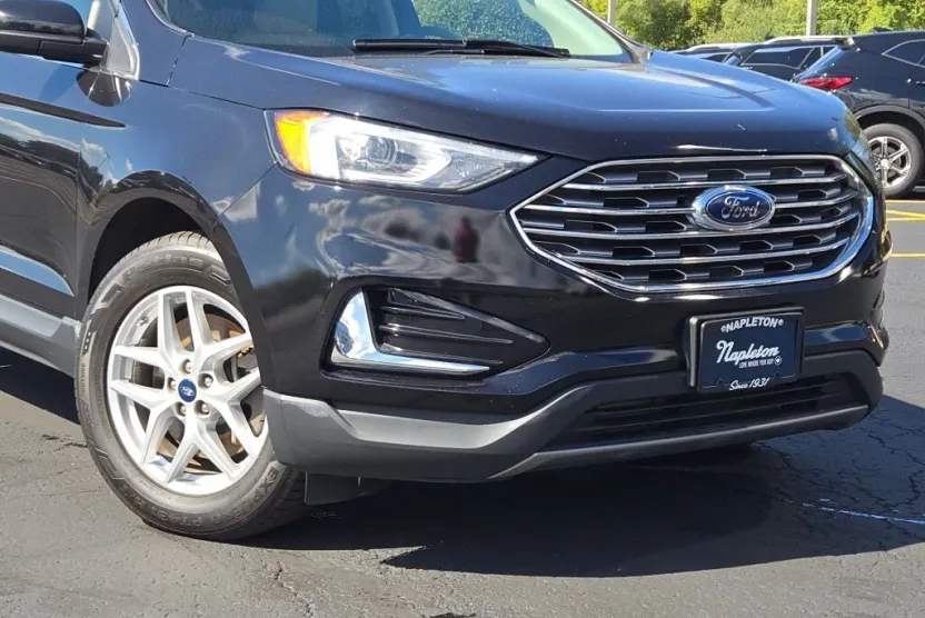 2022 Ford Edge SEL photo 1