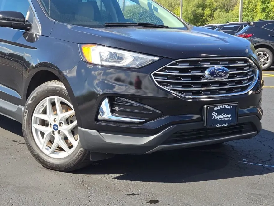 2022 Ford Edge SEL photo 1