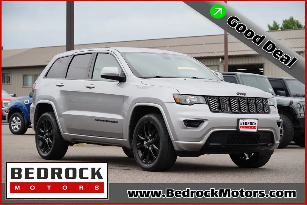 2017 Jeep Grand Cherokee Laredo photo 1