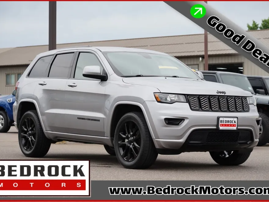 2017 Jeep Grand Cherokee Laredo photo 1