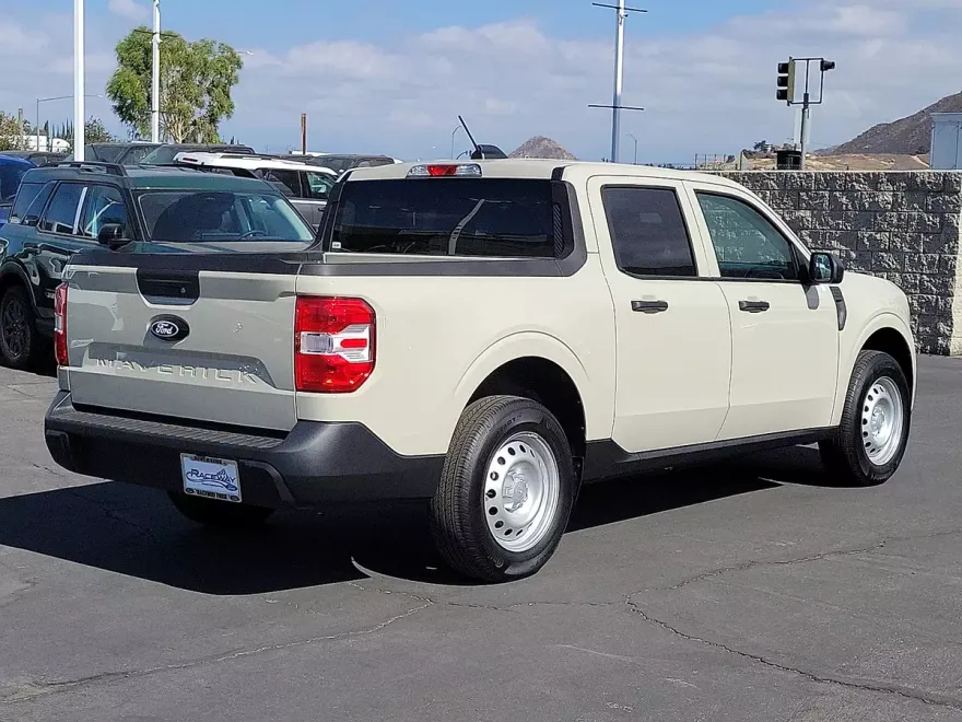 2025 Ford Maverick XL photo 1