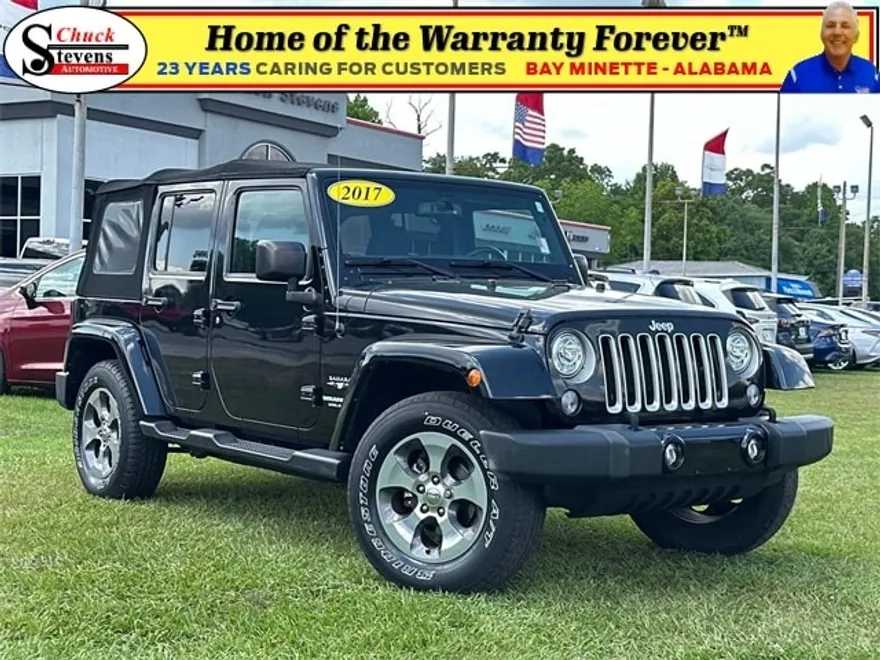 2017 Jeep Wrangler Unlimited Sahara photo 1