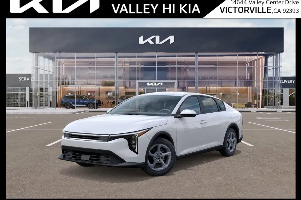 2025 Kia K4 LXS photo 1
