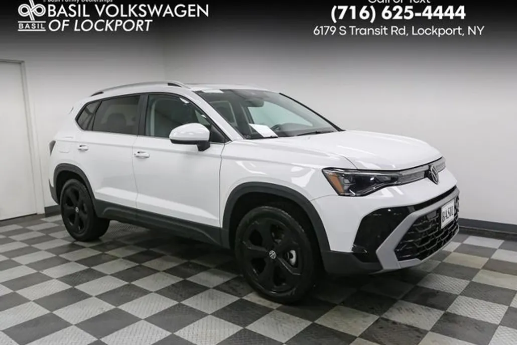 2025 Volkswagen Taos SEL photo 1