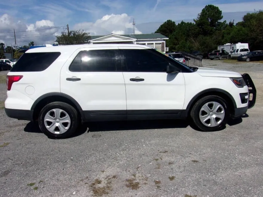 2017 Ford Explorer photo 1