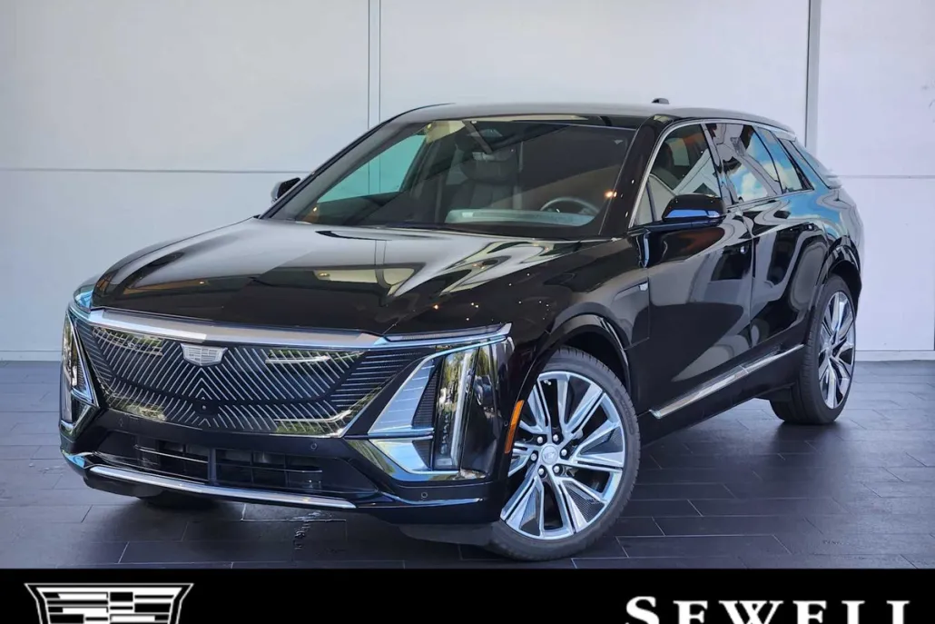 2024 Cadillac Lyriq Luxury photo 1