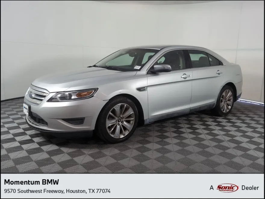 2010 Ford Taurus Limited photo 1