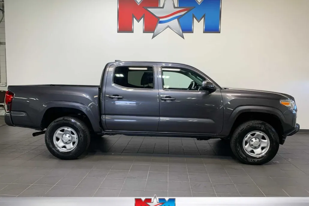 2022 Toyota Tacoma SR V6 photo 1