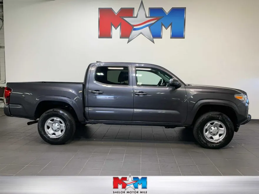 2022 Toyota Tacoma SR V6 photo 1