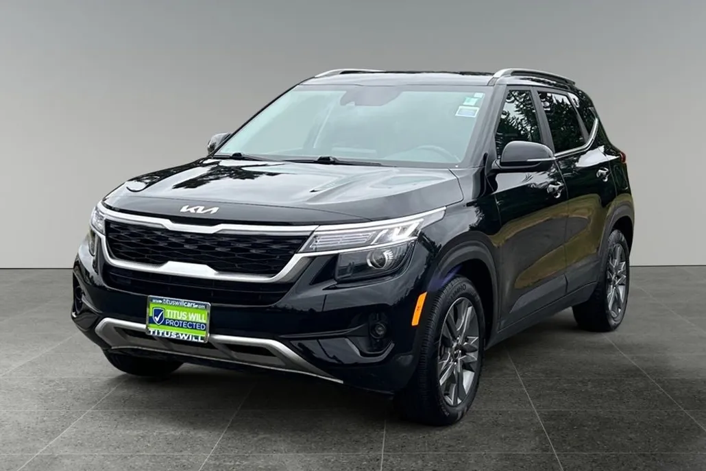 2023 Kia Seltos S photo 1