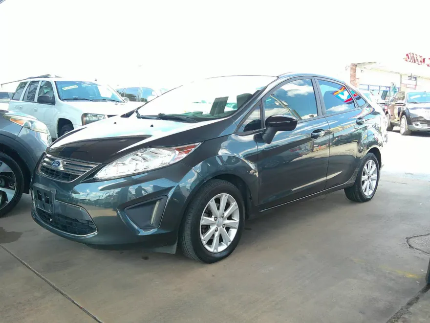 2011 Ford Fiesta SE photo 1