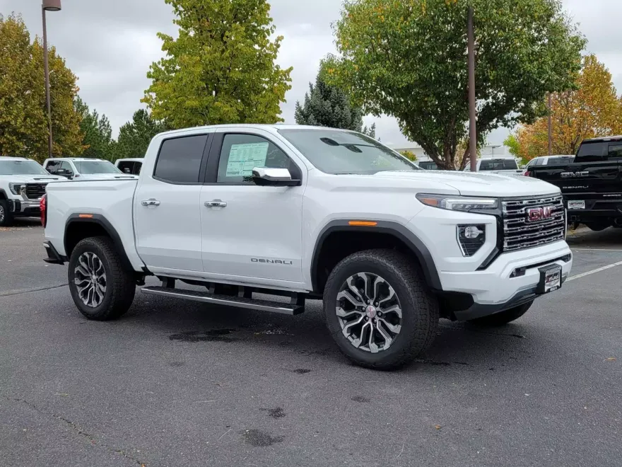 2026 Gmc Canyon Denali photo 1