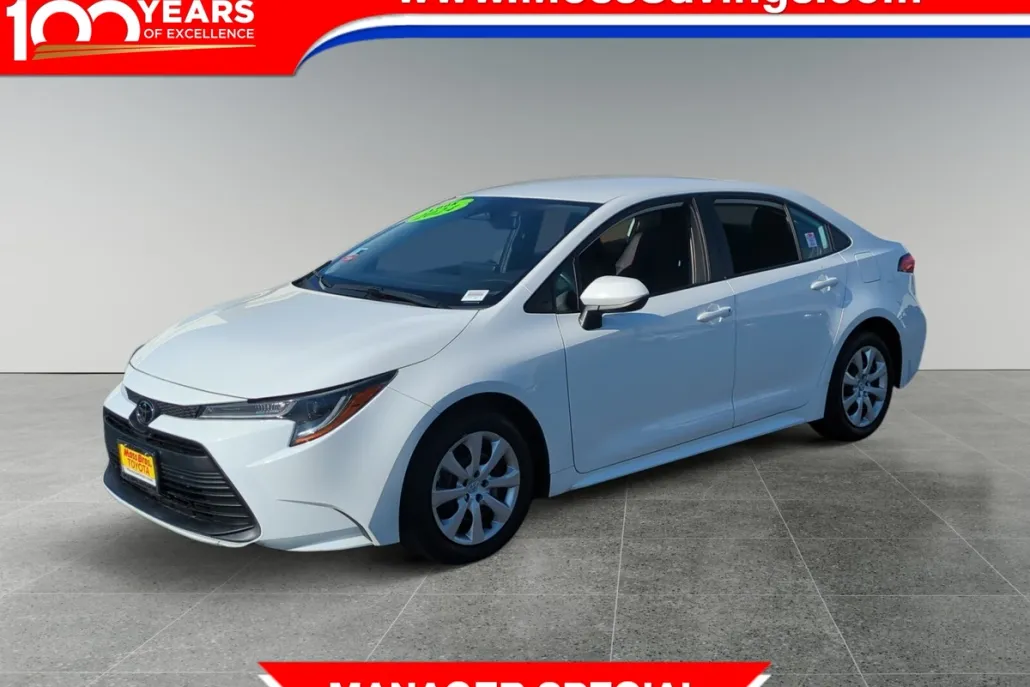 2024 Toyota Corolla LE photo 1